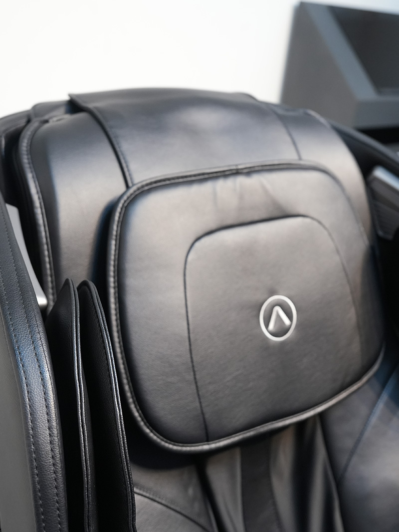 Headrest and upper back support detail